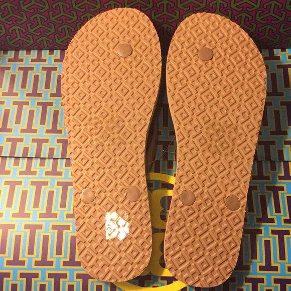 TORY BURCH - PRINTED FLIP-FLOP (NWT) - Picture 8 of 11